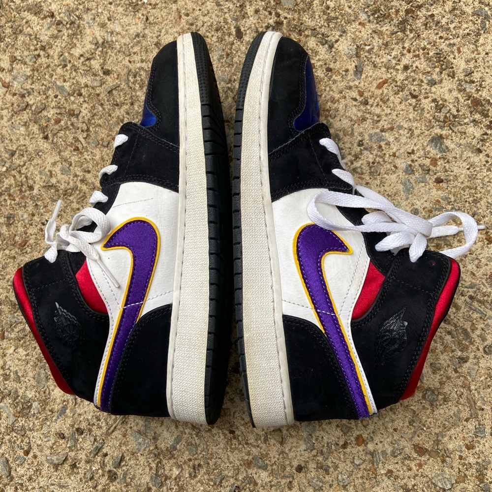 - Air Jordan 1 Mid SE Rivals Multi-Color - Picture 9 of 16